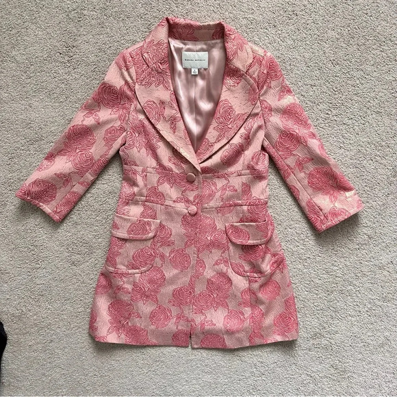 Banana Republic Jackets & Blazers - Banana Republic Vintage Pink Floral Brocade Metallic Silk Coat Size Small